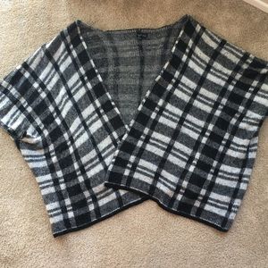 Windsor checkered poncho